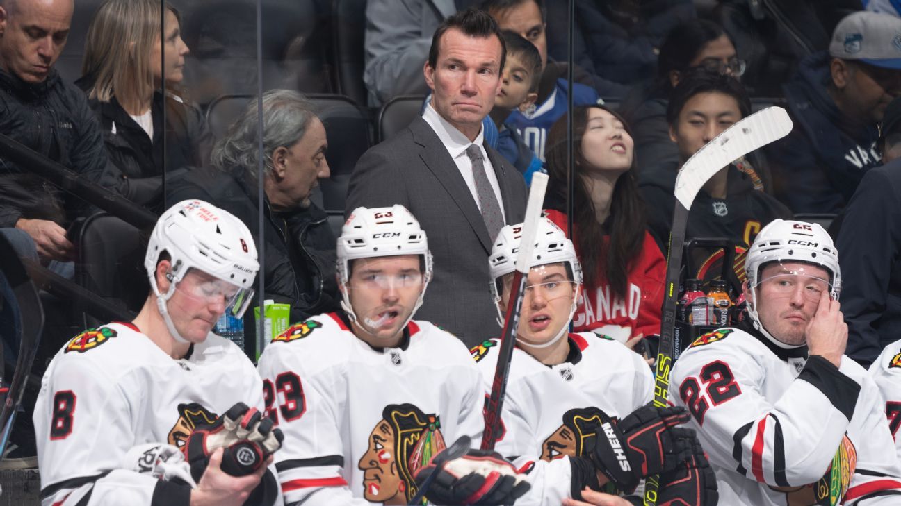 League-worst Blackhawks fire coach Richardson