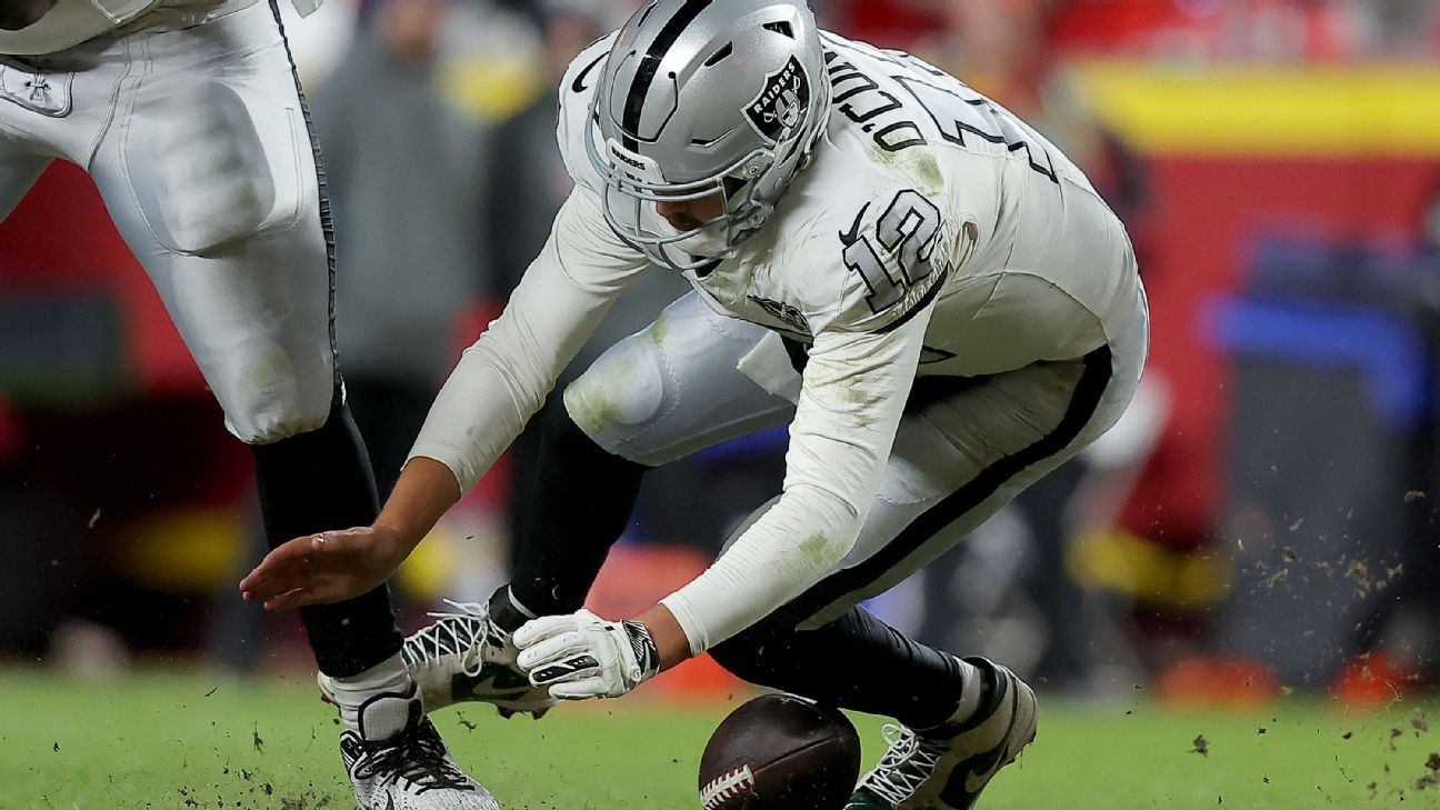 Raiders coach Pierce stands by call to snap ball