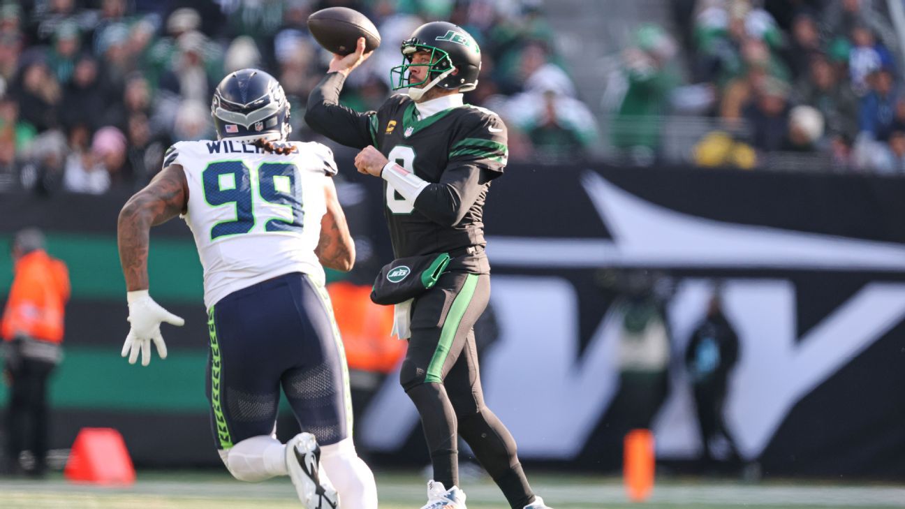 Seahawks' Leonard Williams returns pick-six 92 yards vs. Jets - ESPN