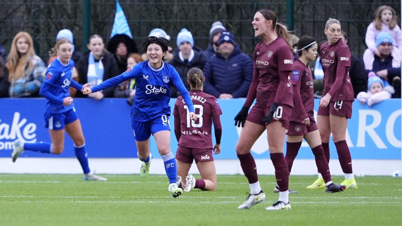 Chelsea drop points, Everton stun City; WSL title race back on