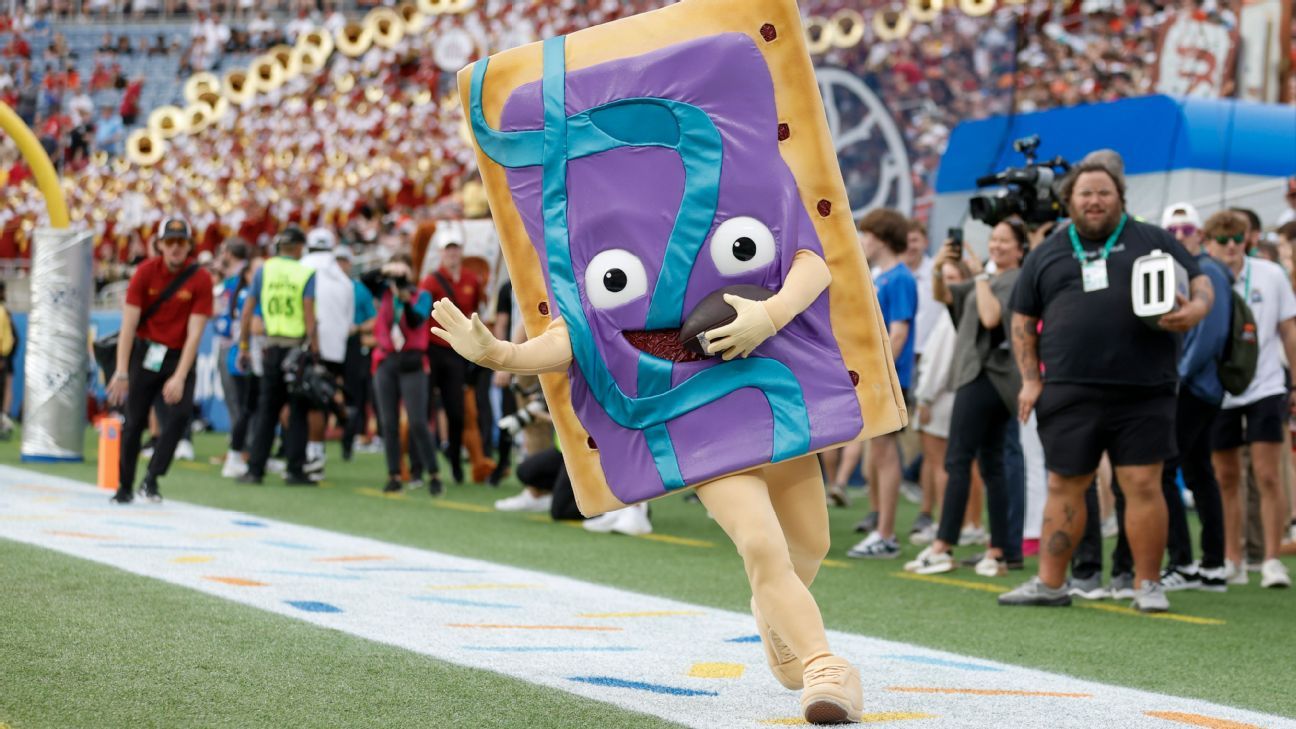 Best of bowl season: Weddings, fake punts, dog races and (of course) Pop-Tarts