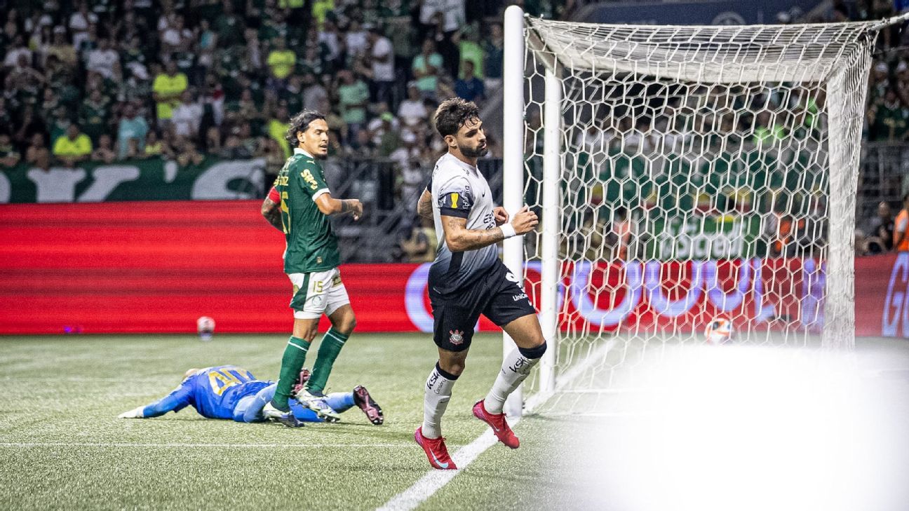 Hugo defende pênalti de Estêvão no fim, e Corinthians arranca empate com o Palmeiras no dérbi com 10 em campo