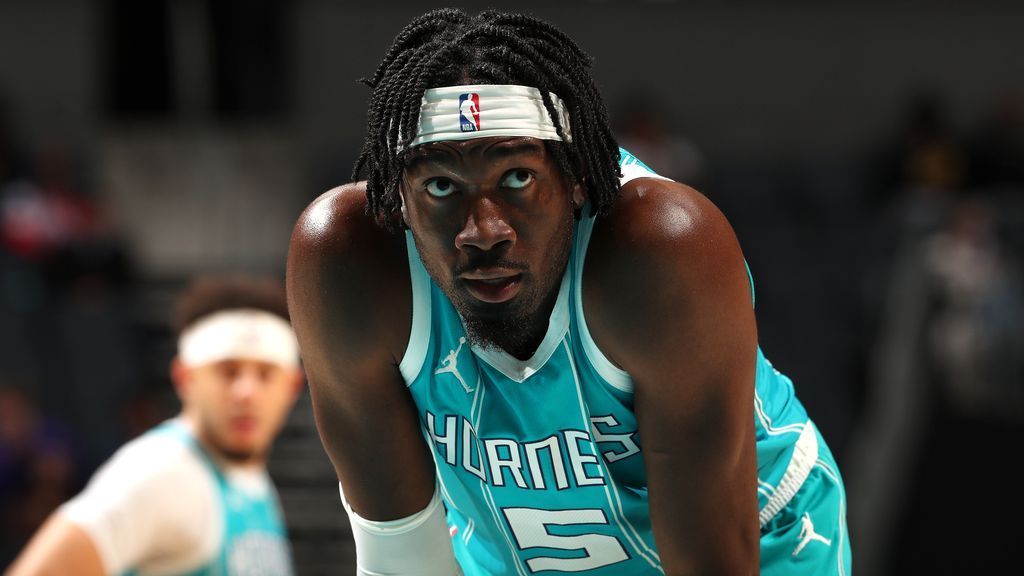 Hornets Evaluate Options After Trade Rescinded Due to Williams' Medical Issues