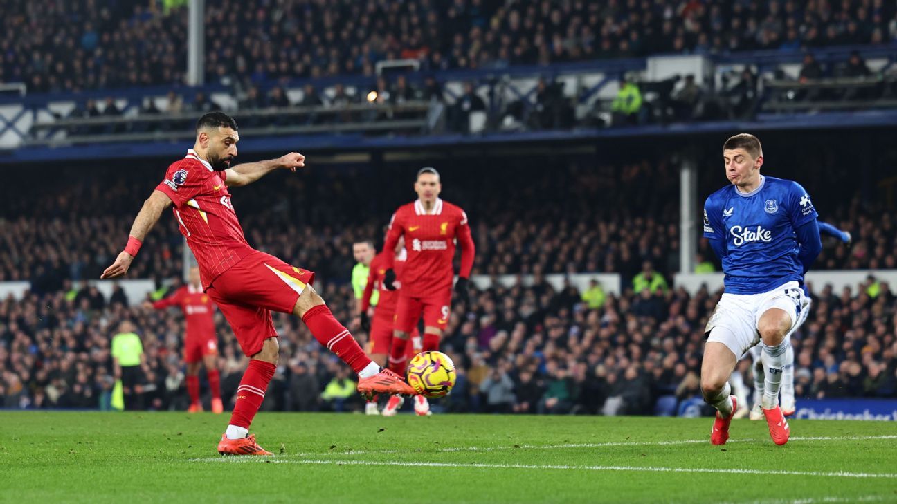 Clássico Everton x Liverpool termina em confusão