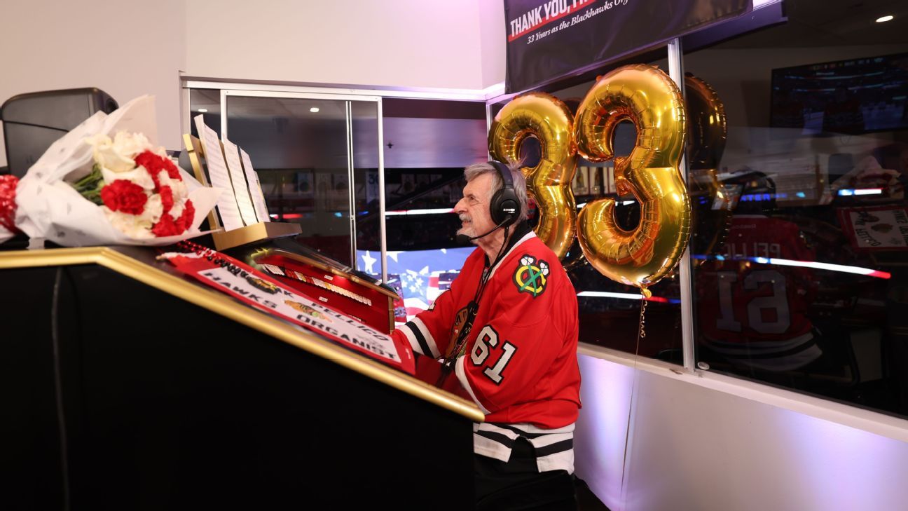 Blackhawks organist retiring after 33 seasons