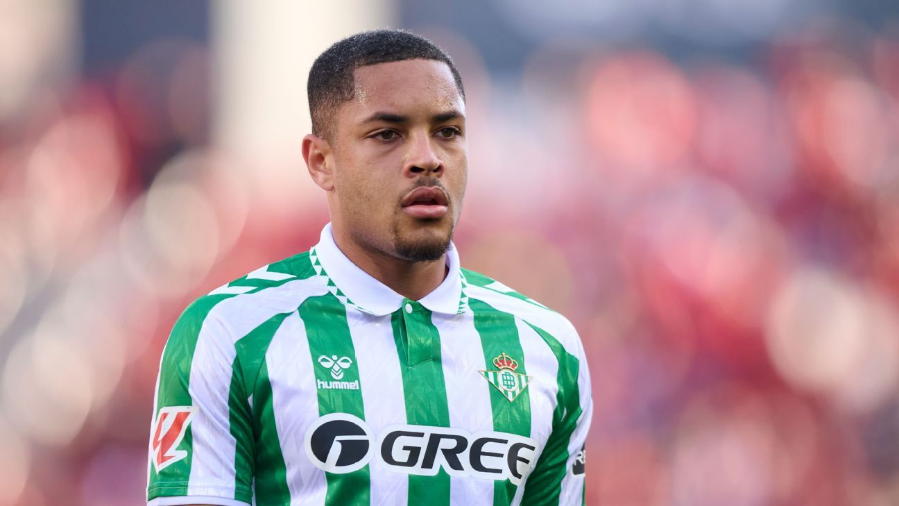 Barcelona negocia liberação de Vitor Roque com o Betis para venda ao Palmeiras