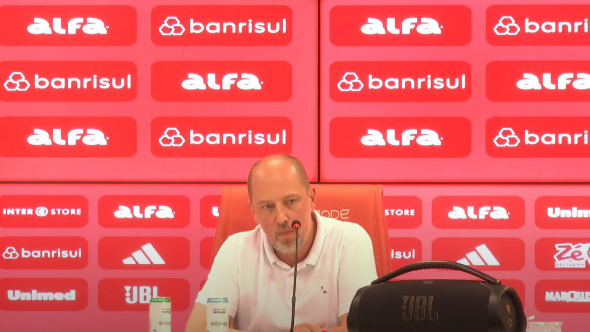 QUAL A SUA OPINIÃO? Presidente de rival critica arbitragem e VAR no Gauchão: Limite ultrapassado