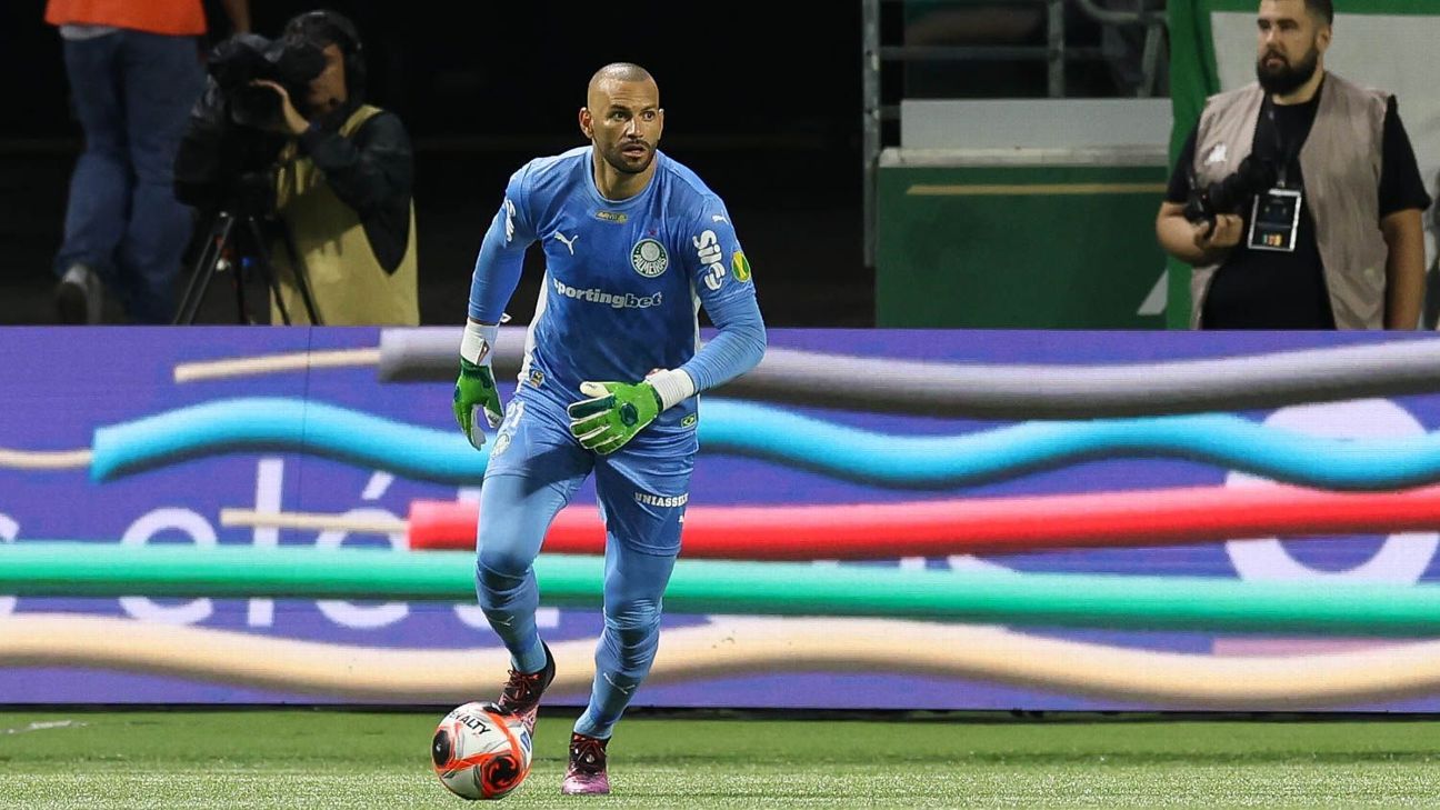 Felipe Melo 'corneta' Weverton em gol do Corinthians: 'Falha'