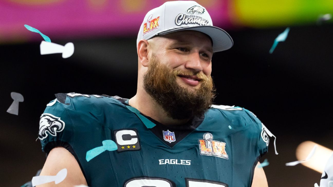 Eagles reward OT Lane Johnson with lucrative reworked deal