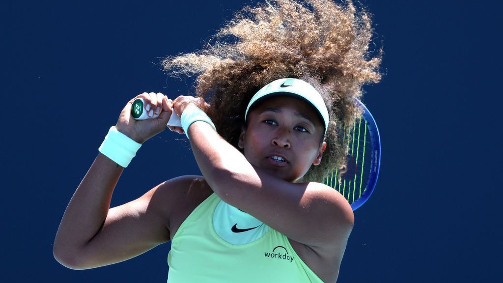 Osaka battles back to advance in Miami Open