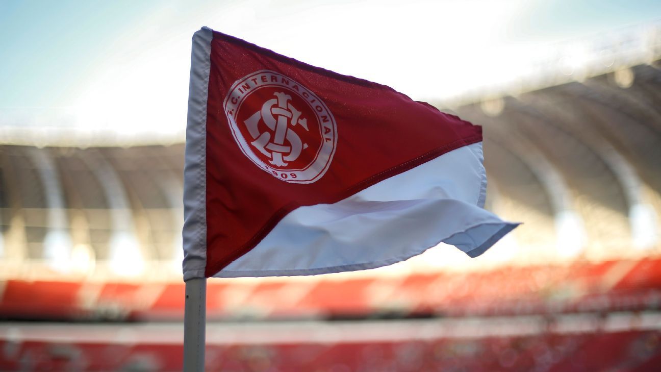 Pressão no Sul: Torcida do Inter Invade CT e Cobra Jogadores Antes de GreNal