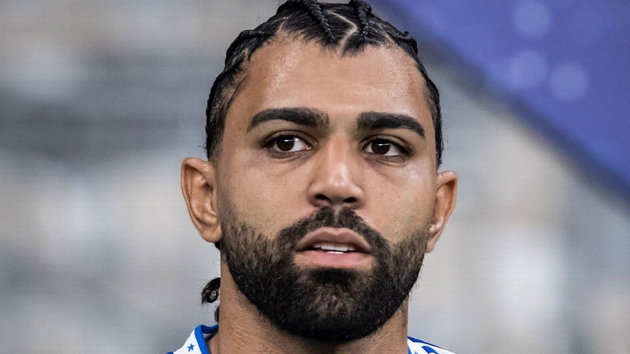 Gabigol ironiza imprensa e responde torcedor do Cruzeiro com provocação assertiva.