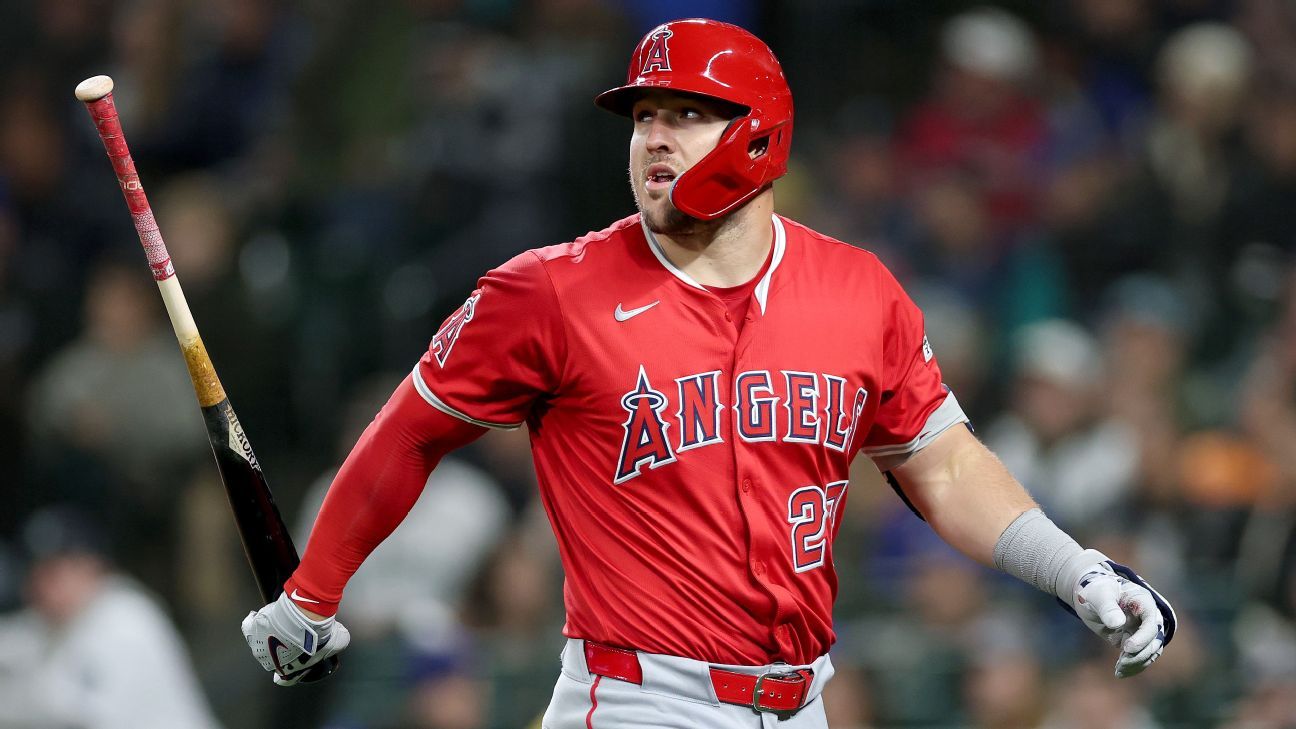 Angels to put Trout on IL with bone bruise in knee