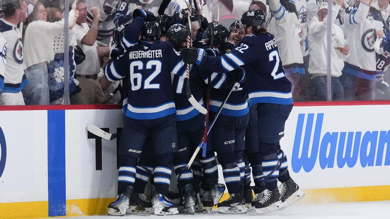 Jets' 'thrilling' rally bounces Blues in Game 7