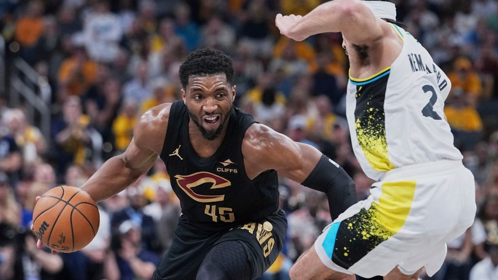 Donovan Mitchell Exits Game 4, Scheduled for Ankle MRI Ahead of Elimination Game