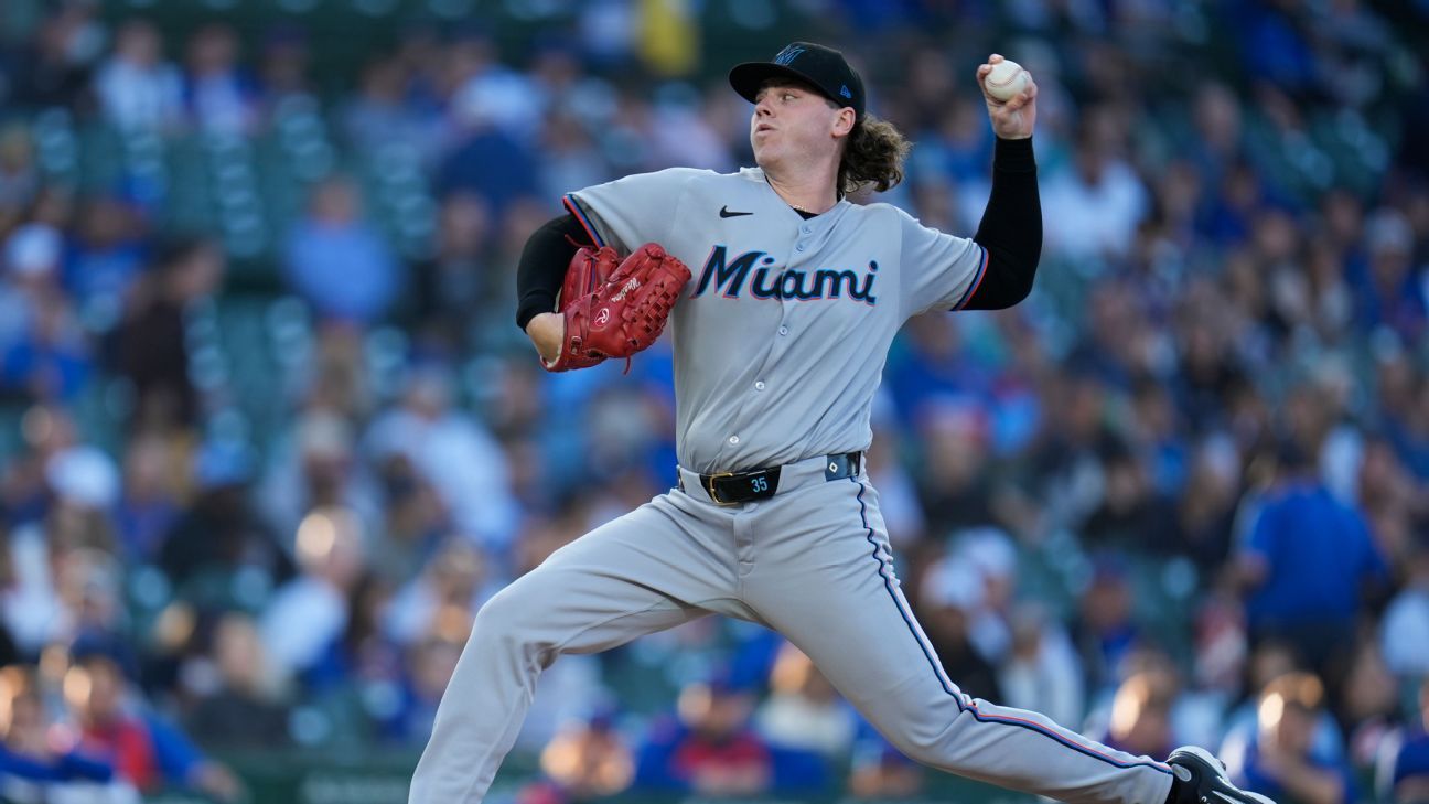 Marlins' Weathers, back from IL, strong in debut