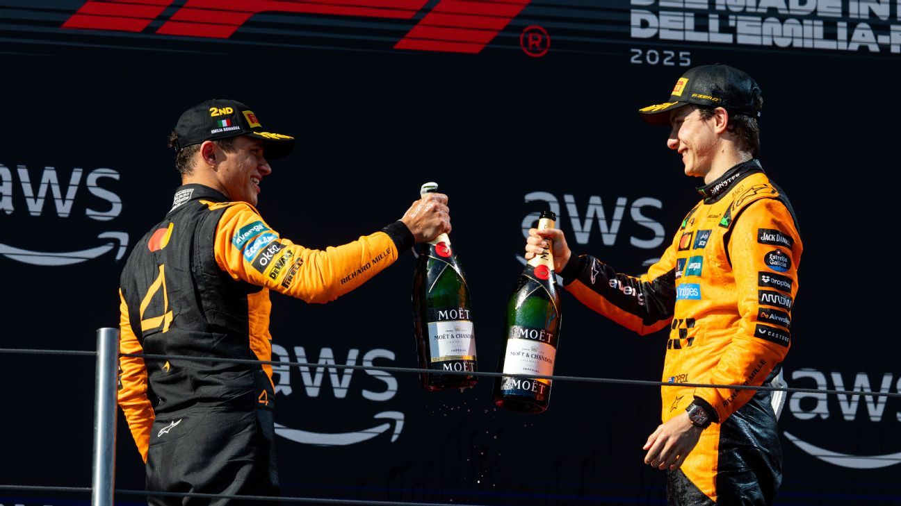 Lando Norris y Oscar Piastri en el podio de Imola