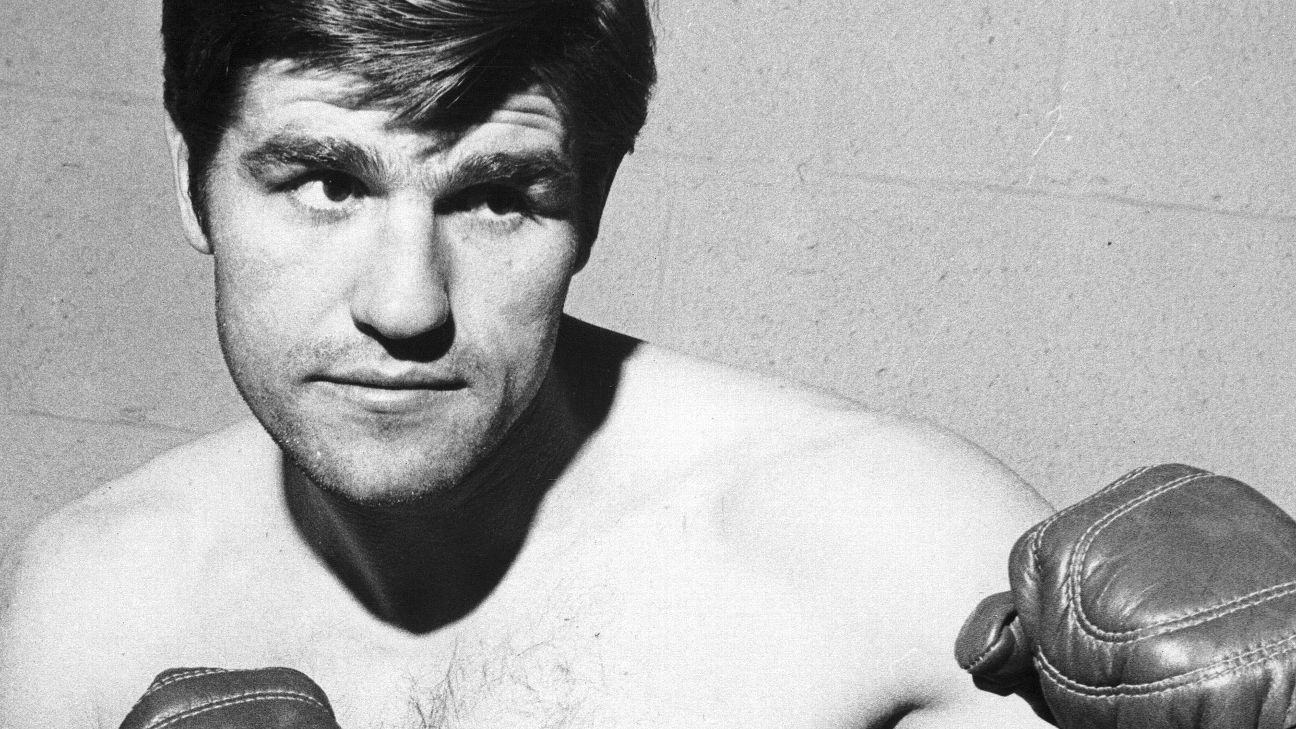 Benvenuti, Olympic and pro boxing champ, dies