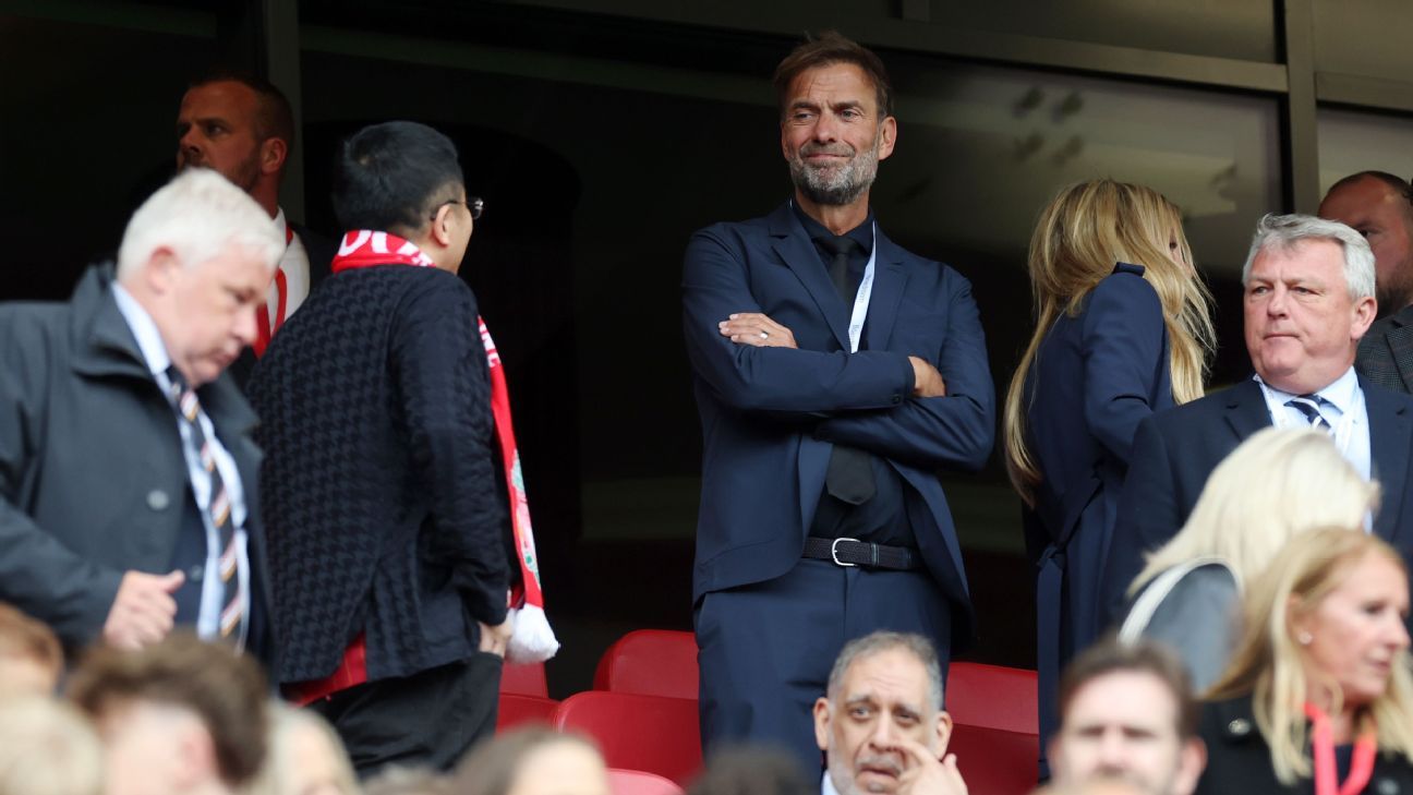 Klopp returns to Anfield for Liverpool’s trophy lift