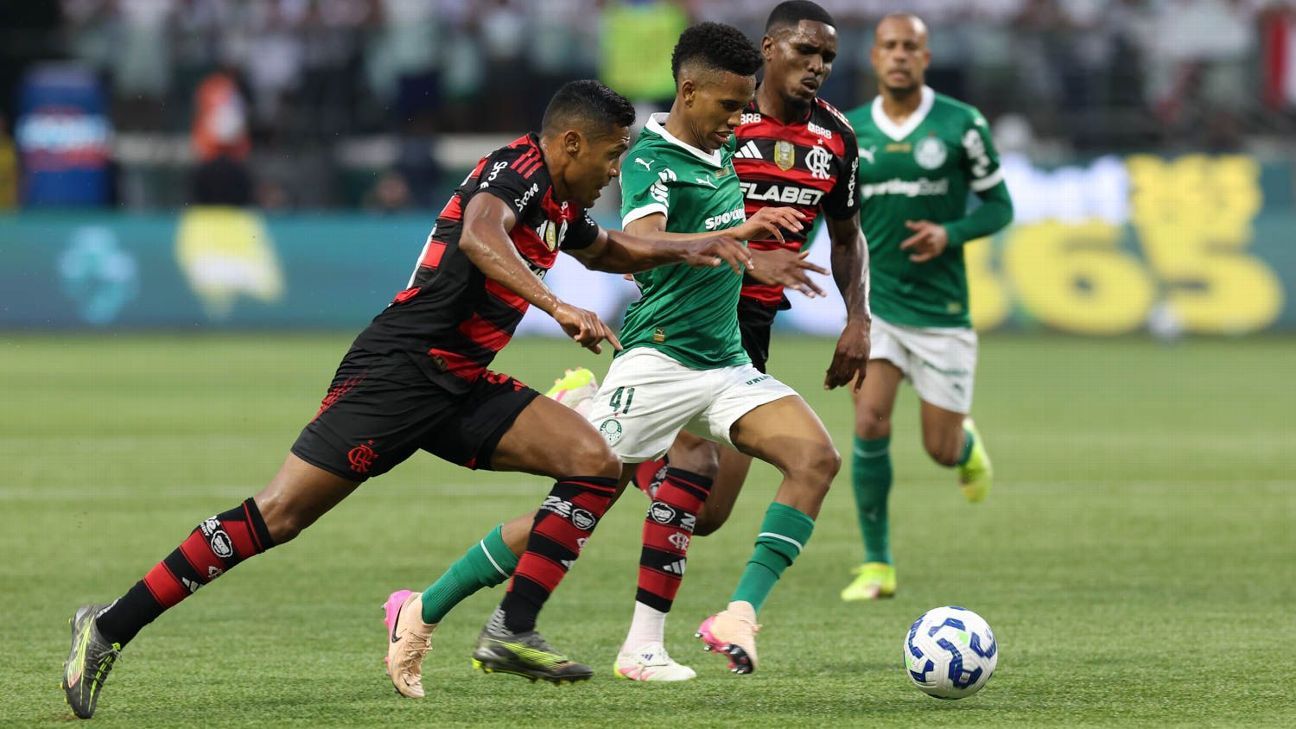 Ex-campeão mundial critica desempenho de Estêvão em jogo importante do Palmeiras