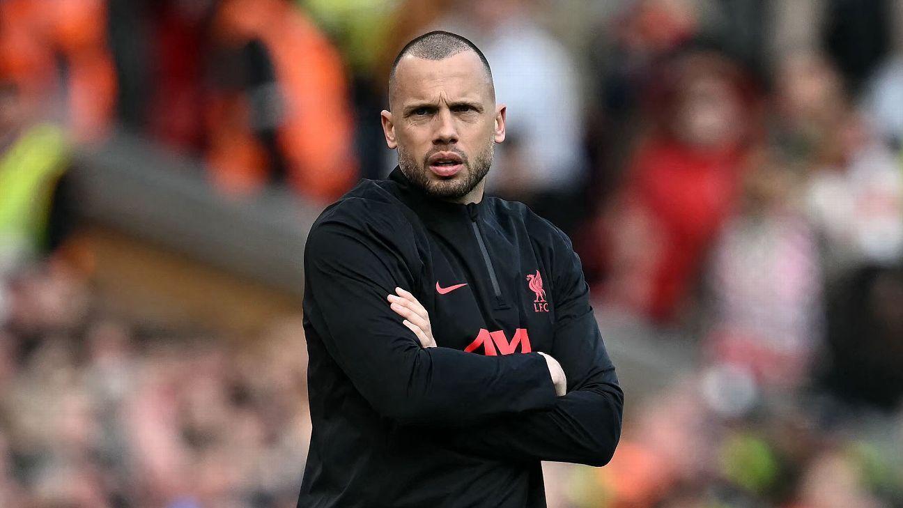 Source: Liverpool’s Heitinga can begin Ajax talks