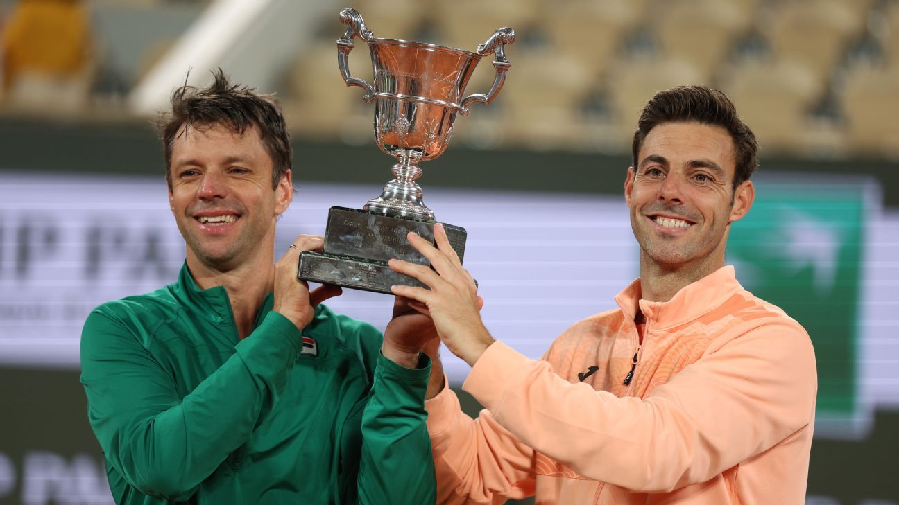 Granollers, Zeballos win men’s doubles at French
