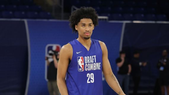 Dylan Harper jugando baloncesto