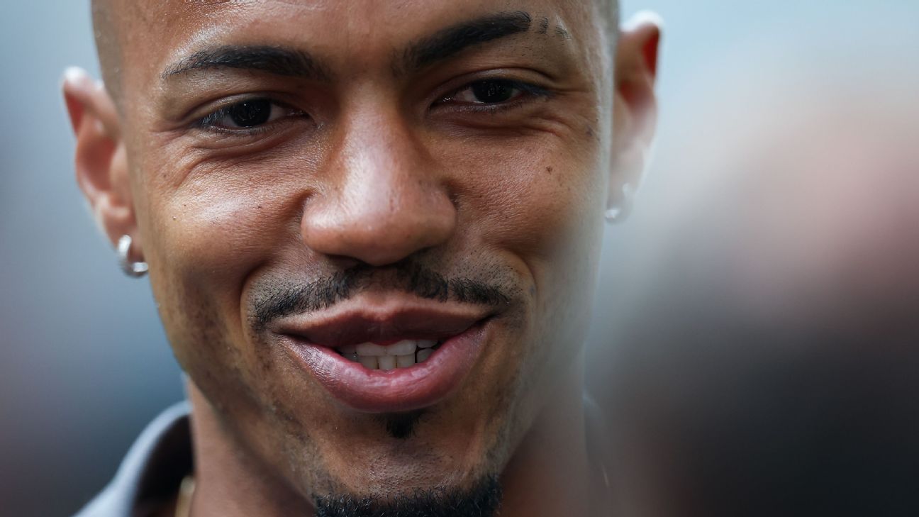 'Conhece Marlon Freitas?': astro do PSG é surpreendido na rua e é sincero em resposta sobre Botafogo