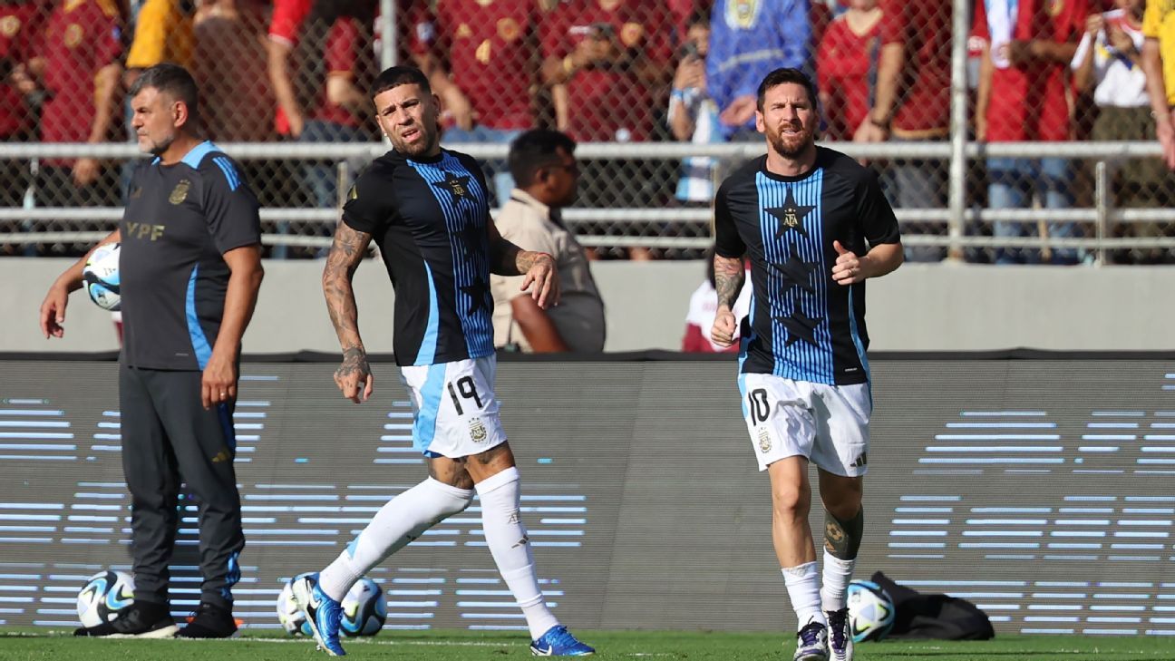 Otamendi: ‘I don’t see Messi missing World Cup’
