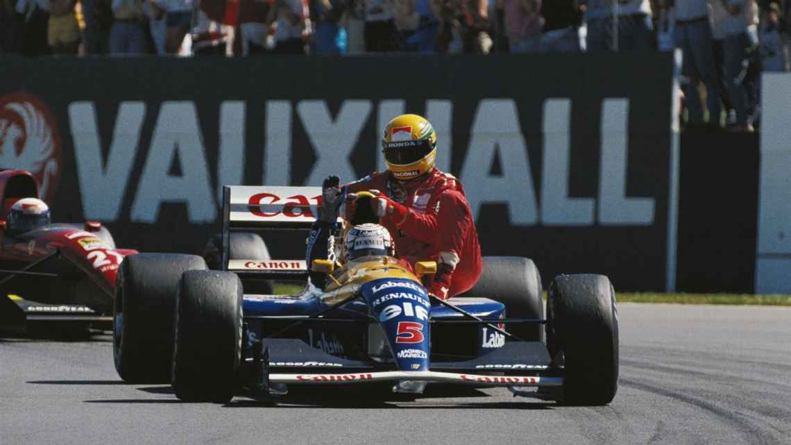 Nigel Mansell da un aventón a Ayrton Senna en Silverstone en 1991