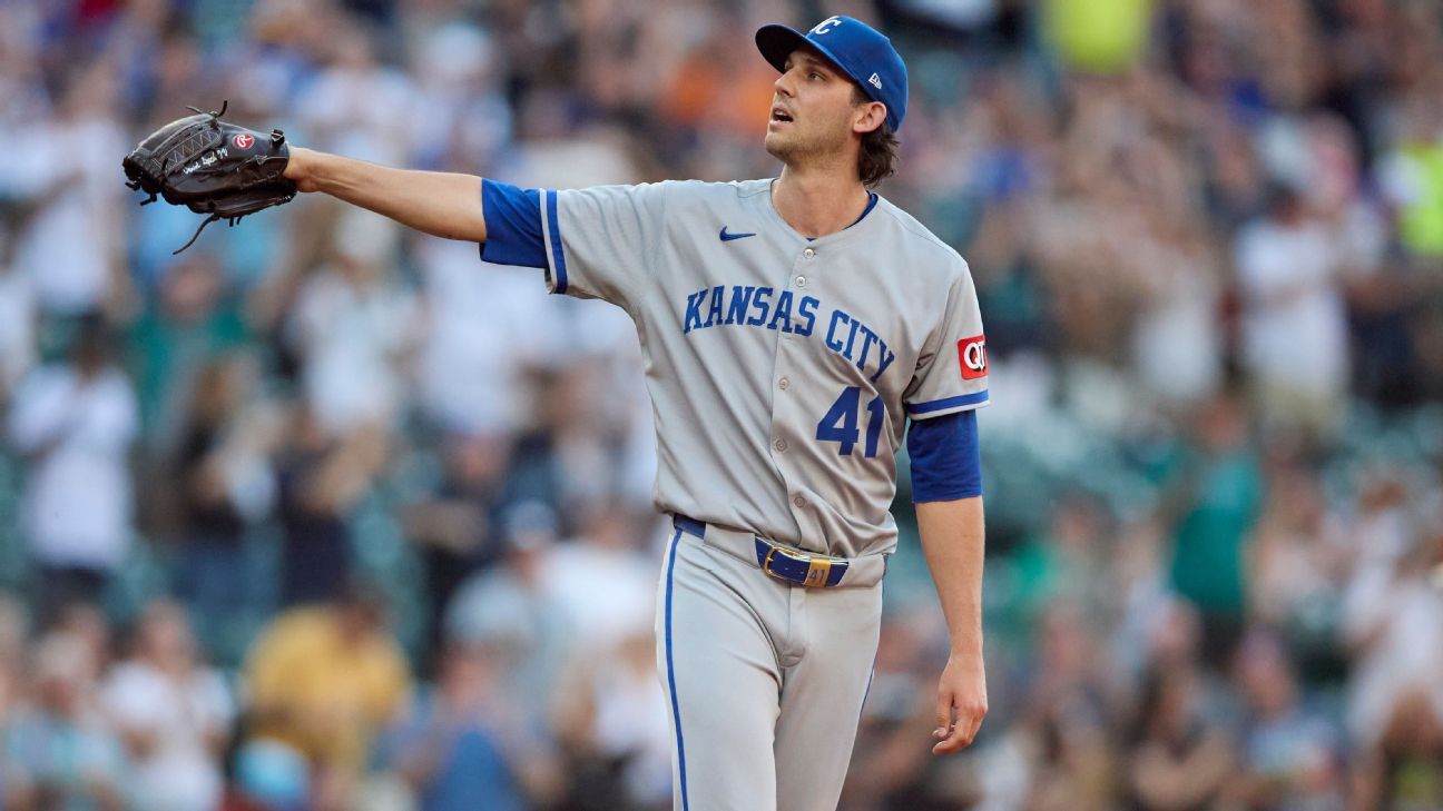 Royals place lefty Lynch (elbow) on 15-day IL
