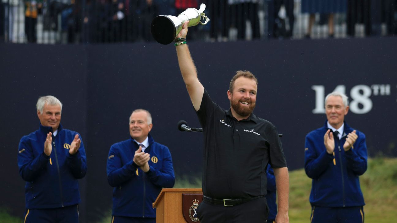 Shane Lowry with the Claret Jug