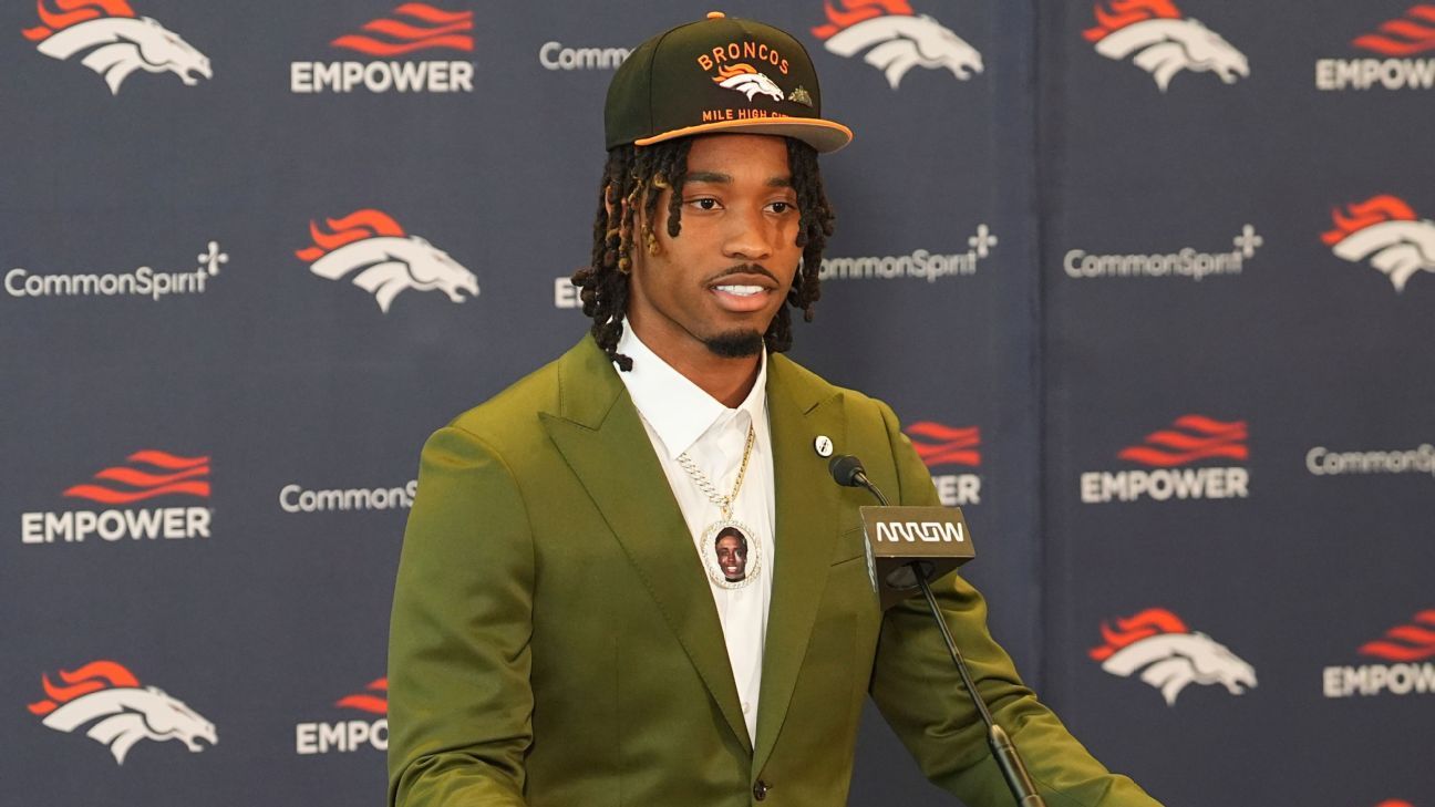 Sources: Broncos, 1st-rounder Barron reach deal