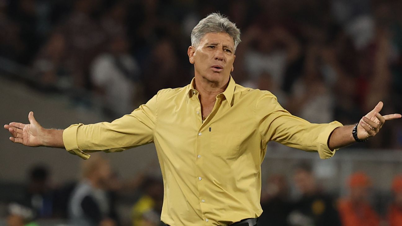 Renato Gaúcho critica empresários e compartilha experiência com John Kennedy no futebol