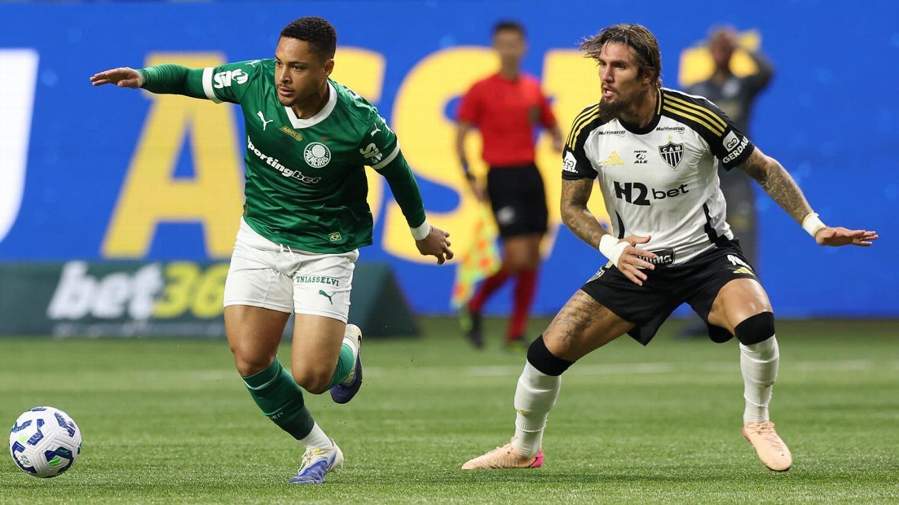 Abel Ferreira enxerga potencial para Vitor Roque se tornar máquina no futebol.