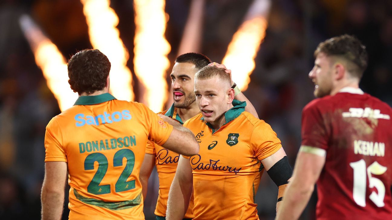 Schmidt's fullback problem: Take a risk? Or play it safe?