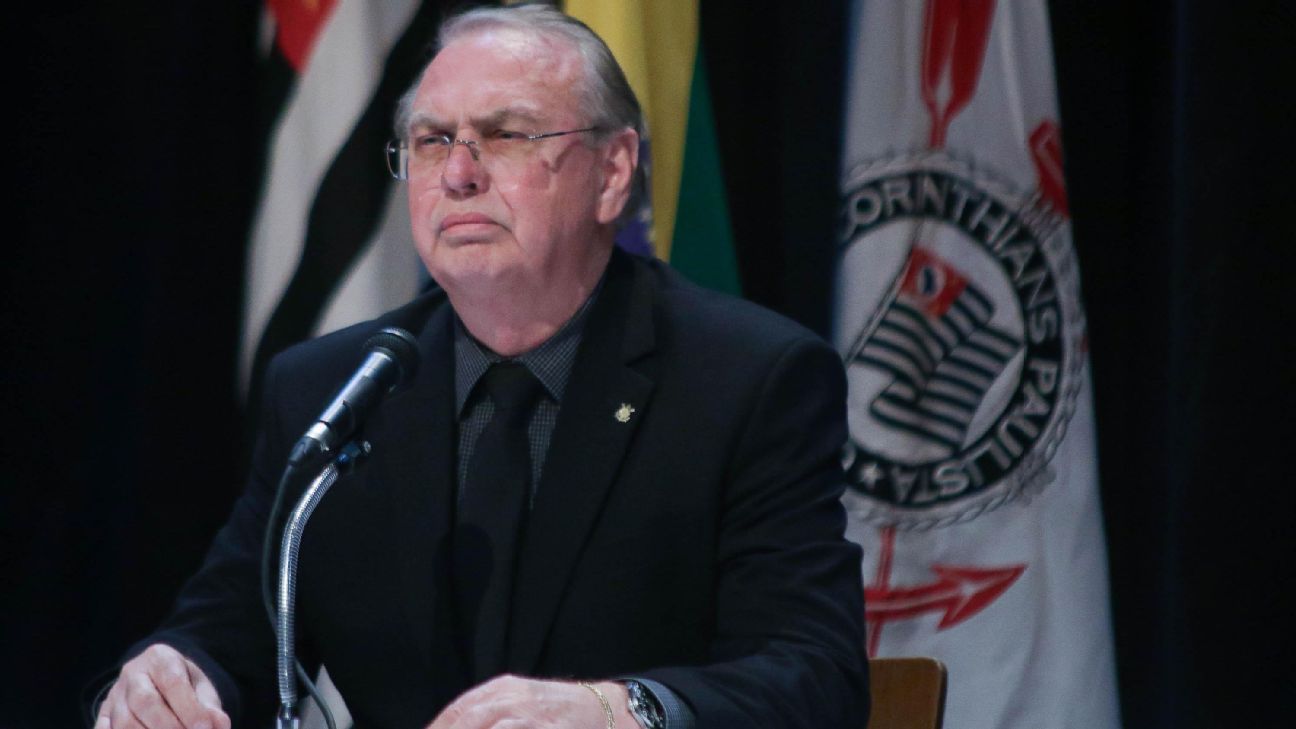 Rival na berlinda: Corinthians enfrenta transfer ban da FIFA