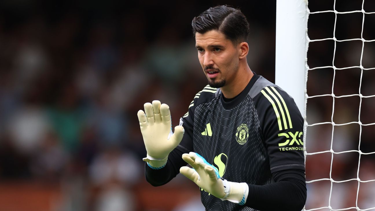 Altay Bayindir ha sido elegido para el derbi de Manchester del domingo.