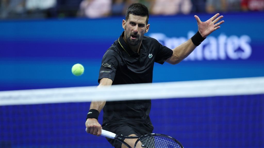 Djokovic labors, then rallies for Round 1 win
