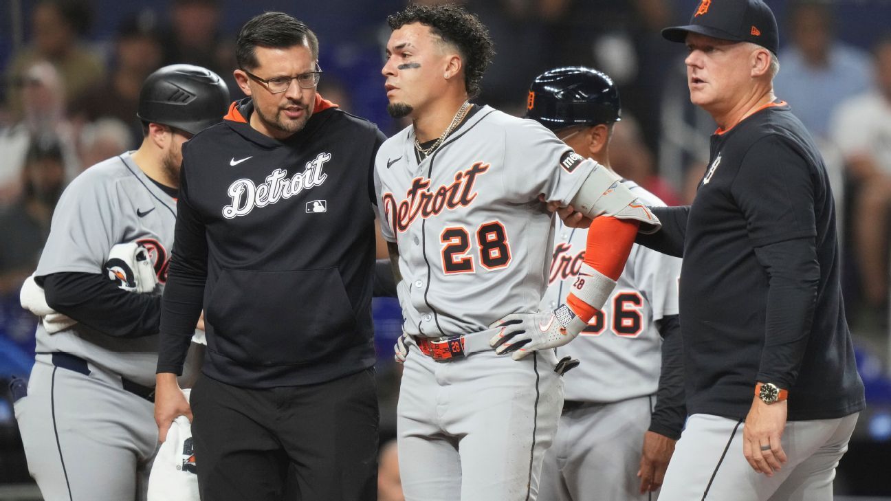 Tigers' Baez exits after fouling pitch near eye