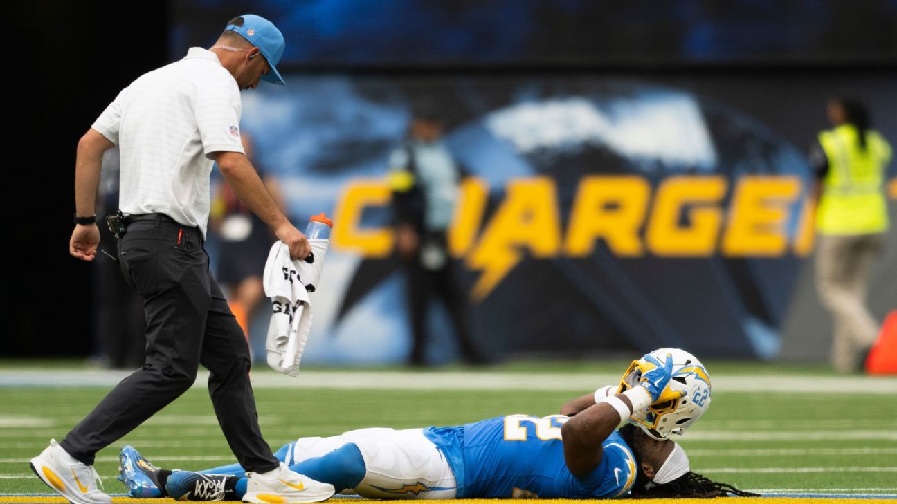 Chargers' Harris carted off with Achilles injury