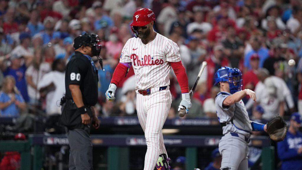 Phillies star Harper OK with boos: 'I love our fans'