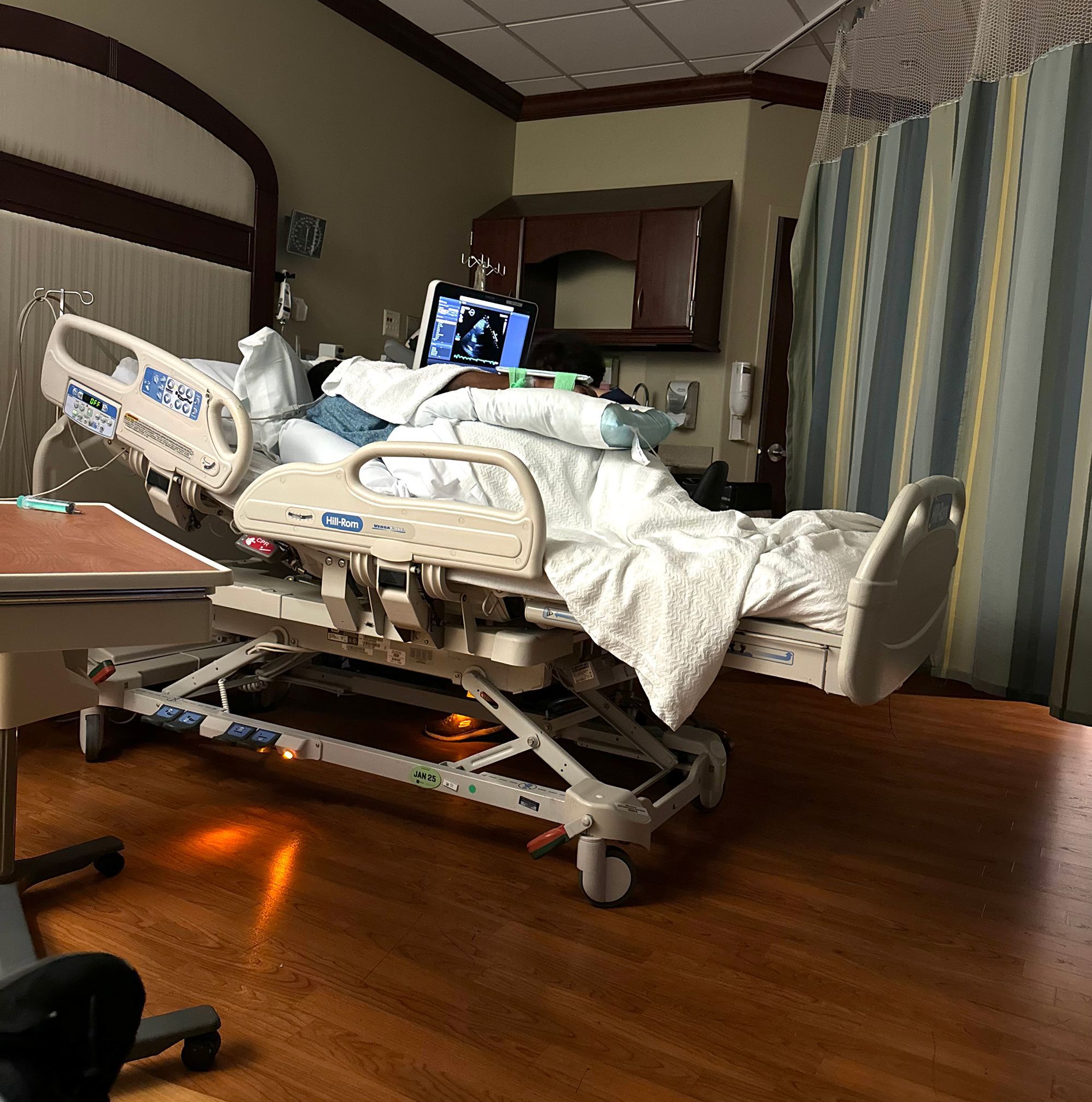 Barry Sanders: Leyenda de los Lions Inspira a Estrellas en Ascenso 4 Barry Sanders spent three days in the hospital after suffering a heart attack on Father's Day weekend last year.