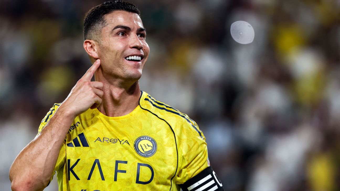 Cristiano Ronaldo faz pintura em atropelo do Al Nassr e segue 'corrida' pelo 1000º gol
