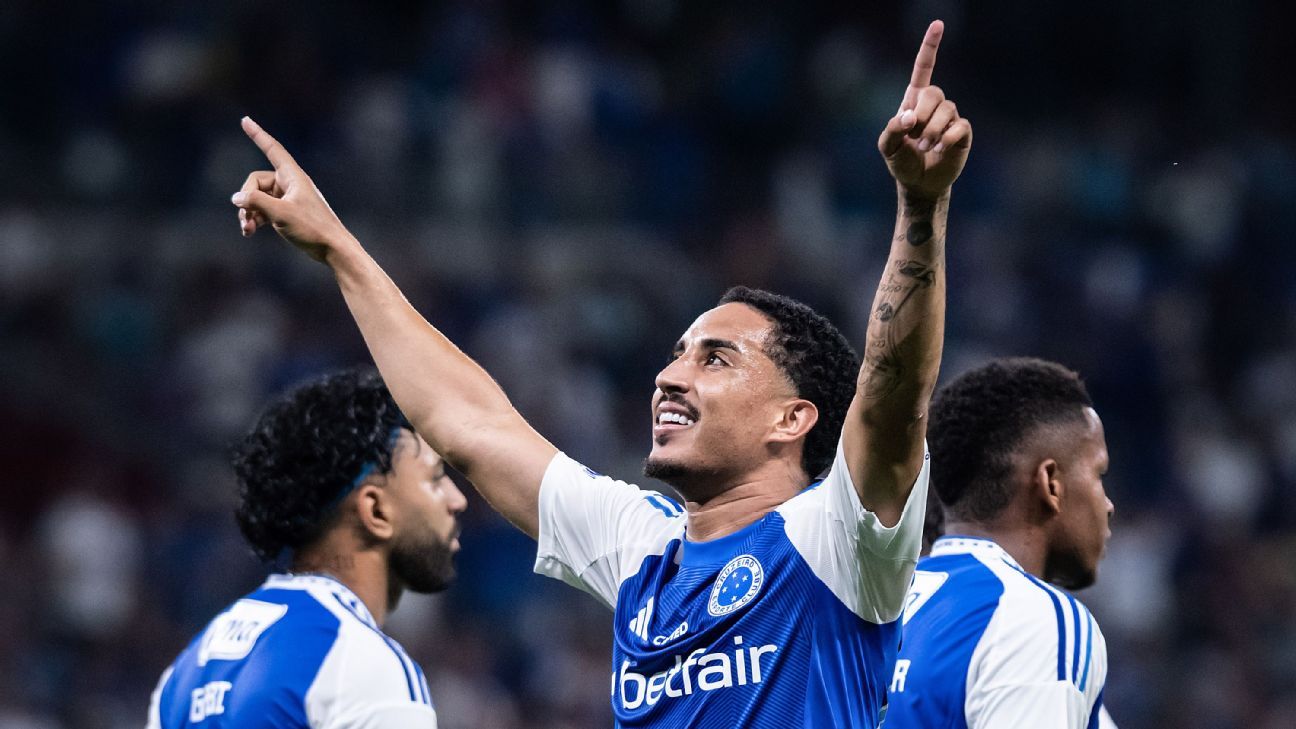 Cruzeiro bate Fortaleza, volta a vencer após quatro jogos e encurta distância para o Palmeiras na briga pelo topo