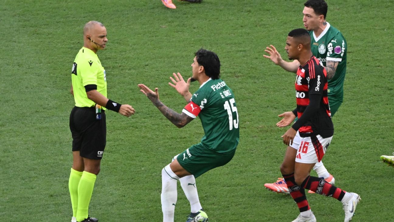 Palmeiras descarta seguir estratégia de Vitor Roque no STJD para casos de Gómez e Piquerez