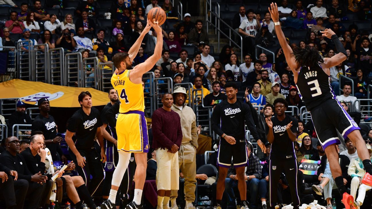 Kleber out at least 2 weeks with oblique strain
