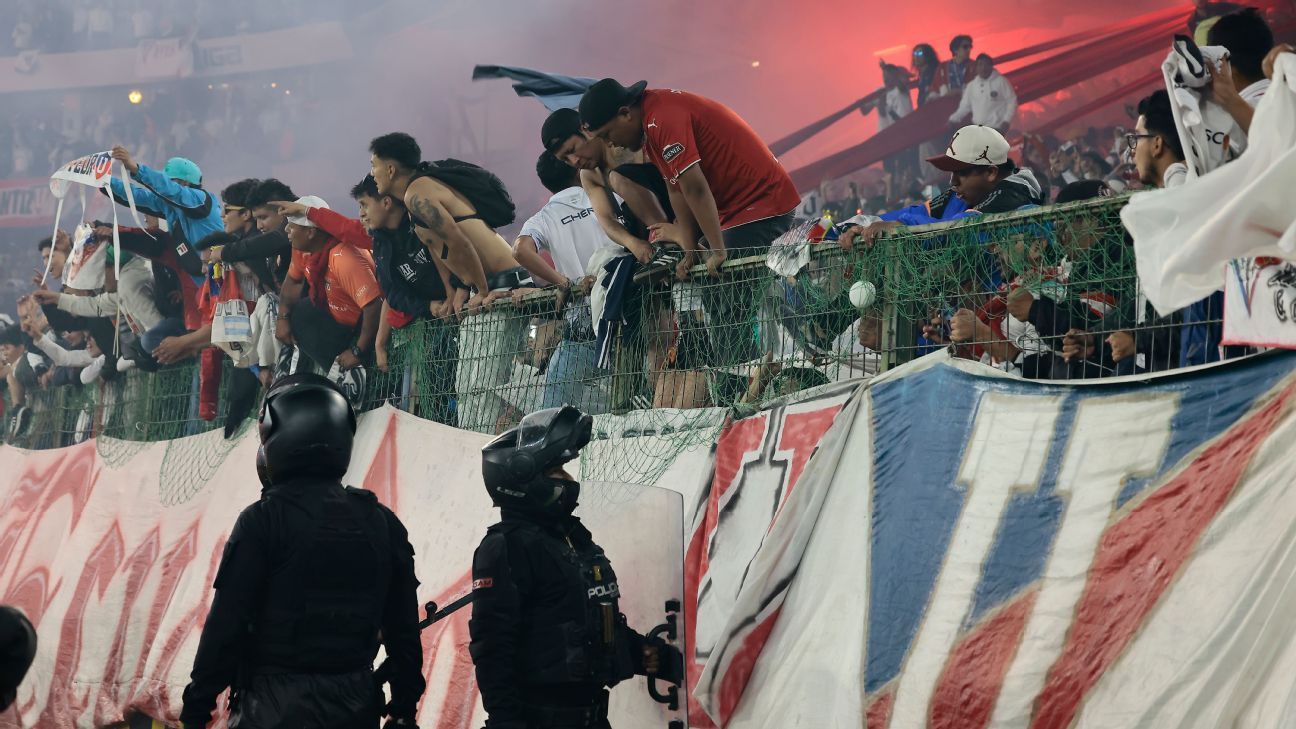 Ex-Palmeiras que viu time sofrer na altitude para LDU alerta para caldeirão equatoriano: 'Dava para ouvir do vestiário'