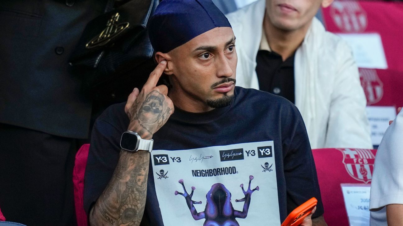 Raphinha não treina e é dúvida no Barcelona para El Clásico