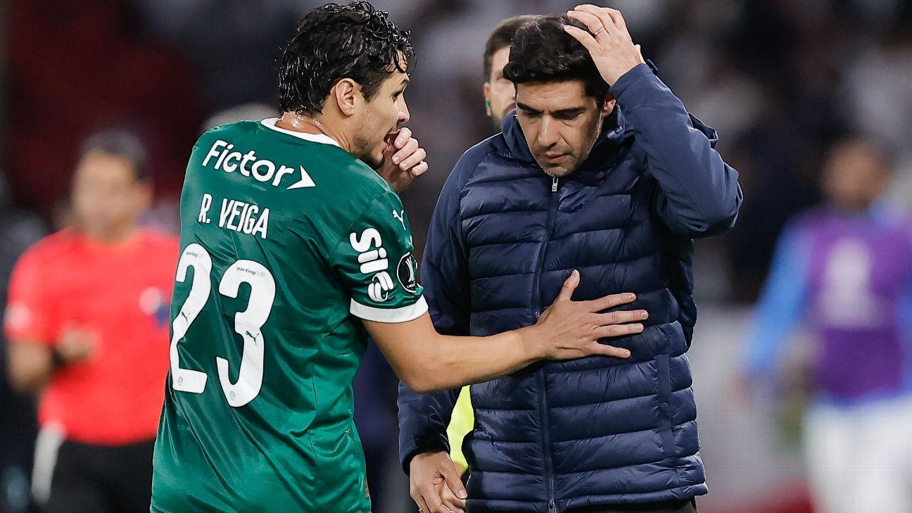 Do abatimento total de Abel ao 'dá para virar': os bastidores do Palmeiras após 'atropelo' da LDU